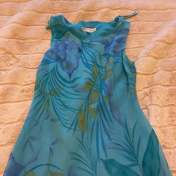 Light and flowy maxi dress - Picture 2 of 2